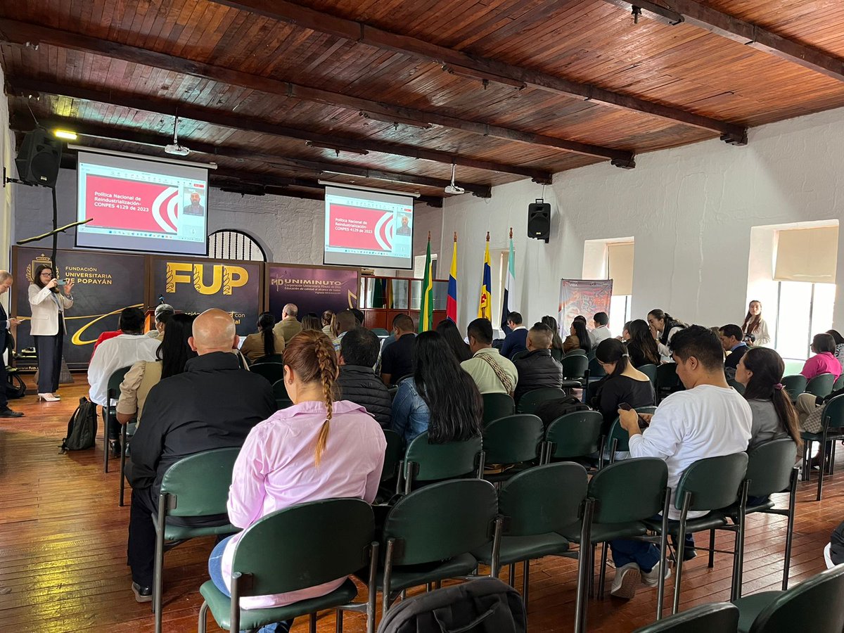 Hoy a través de @Col_Productiva, @InnpulsaCol, @fonturcol y @PROCOLOMBIACO lideramos el taller para fortalecer capacidades para la reindustrialización en el Cauca. Participaron alcaldías de Popayán, Silvia, Piendamó, Morales, Cajibío, La Sierra, El Tambo, Timbío, Torotó y Sotará.