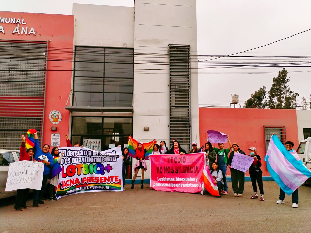 Desde Tacna exigimos la derogatoria del Decreto Supremo que patologiza las identidades de género y orientaciones sexuales.
#NadaQueCurar #DerogaroriaYa

@suselparedes @mczorro @AlbertoBelaunde @lamula @WaykaPeru