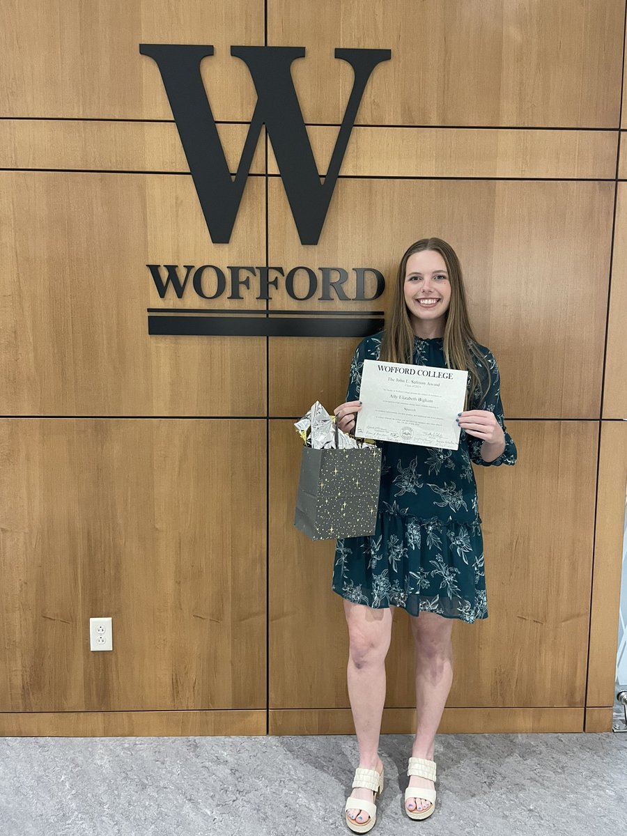 One last senior recognition ✨

Congrats to Ally Bigham for receiving the Spanish department’s award for all seniors at the Honors Convocation tonight!