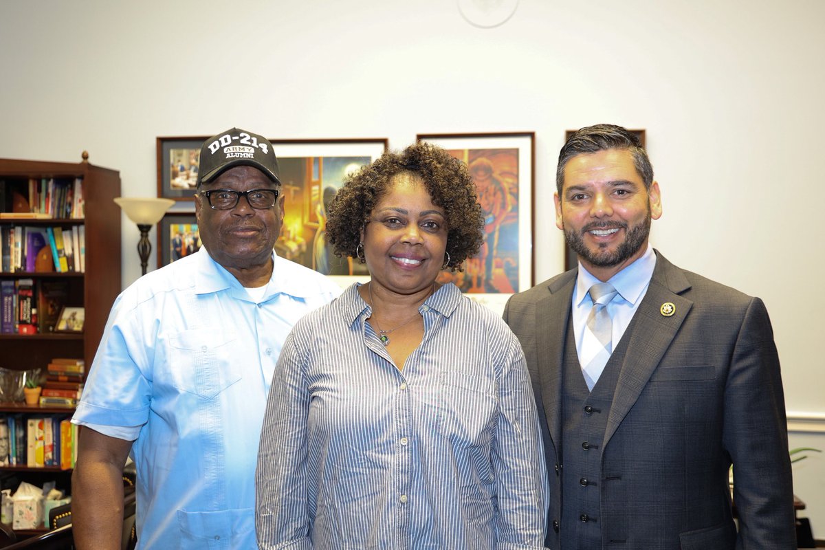 The best part of my day is being with constituents. This week families from Beaumont and Desert Hot Springs visited my office in Washington DC! If you’re planning a trip visit our nation’s capital, you can request a tour through my office at ruiz.house.gov/services/tours…