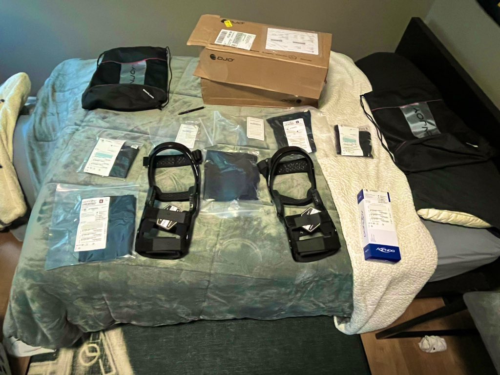 DonJoy custom knee braces #football #offensiveline #offense