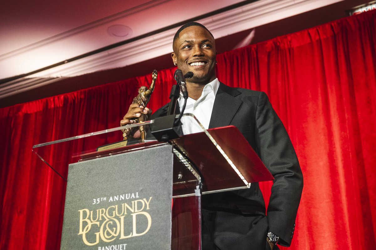 During <a href="/CoachJoeGibbs/">Joe Gibbs</a>' Burgundy &amp; Gold Gala, <a href="/TheTerry_25/">Terry McLaurin</a> was recognized as the Touchdown Club Player of the Year 💛