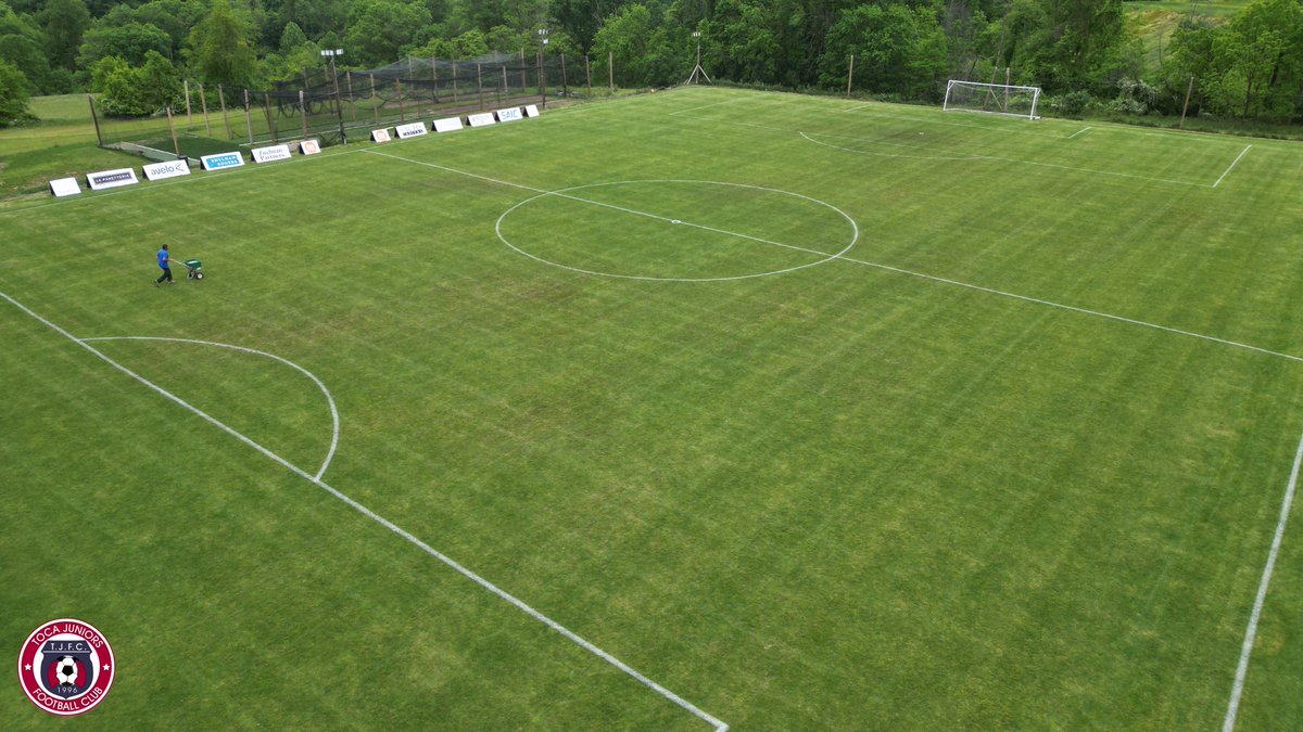 🚜🌱 Field #1 maintenance
#fertilizer 

🔵🔴 #WeAreToca #TOCA #tocajuniors #PLAYsimple #TOCAcomplex #FutbolSimple #Futbol #Football #soccer #soccercomplex #soccerfield #UrbanaMD #IjamsvilleMD #TOCApredio #TOCAplex #seed #drone #grassfield