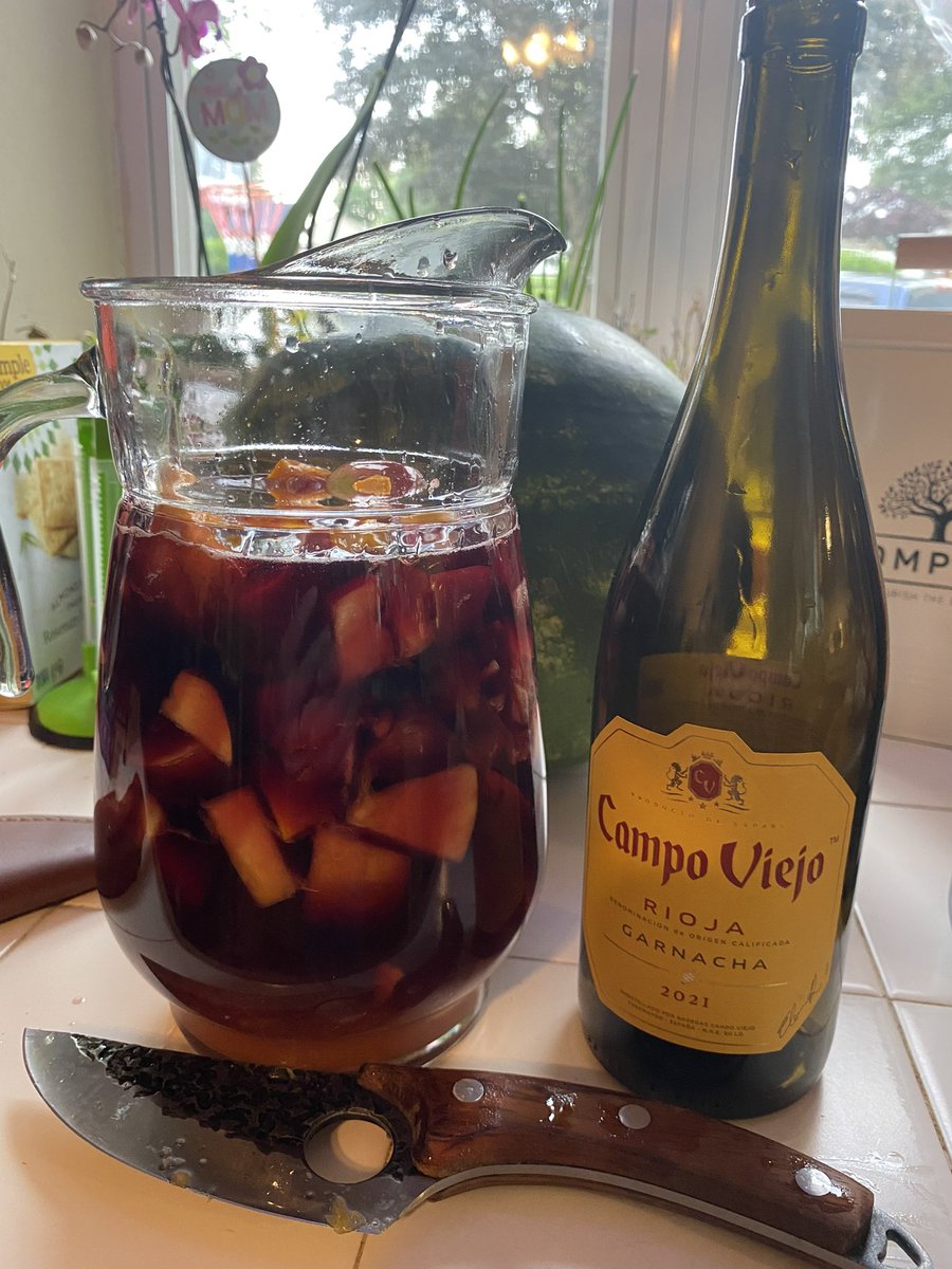 Made some sangria, now gotta decide on the horror movie for the night