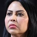 hojillasilva's tweet photo. ¡¡ÚLTIMA HORA!! Me llega la siguiente información:

Citaron a Edmundo a comunicarse por videoconferencia con los gringos desde el Colegio de Ingenieros para darle instrucciones sobre su candidatura.

Al sitio se presentaron María Machado y Delsa Solorzano, pero NO LAS DEJARON PASAR POR ORDEN DE LOS GRINGOS. Maricori y Delsa armaron un berrinche a las puertas del Colegio de Ingenieros; sin embargo, la orden se cumplió estrictamente y tuvieron que irse con su rabieta a otra parte. 

De muy buena fuente nos informan que los gringos le retiraron el apoyo a Maricori porque "le está haciendo mucho daño al candidato de los gringos".

Conclusión: 

A.- Los gringos están cansados de la estafa continuada de Marícori y LA DANZA DE MILLONES QUE CON SU CÓMPLICE GUAIDÓ LE HAN CHUPADO A LA CASA BLANCA.

B.- Esta video conferencia confirma que Edmundo es el CANDIDATO DE LOS GRINGOS. Pero, tendrán que enviarle una buena dotación de SUERO y medicinas para poder recorrer una cuadra a la vez.