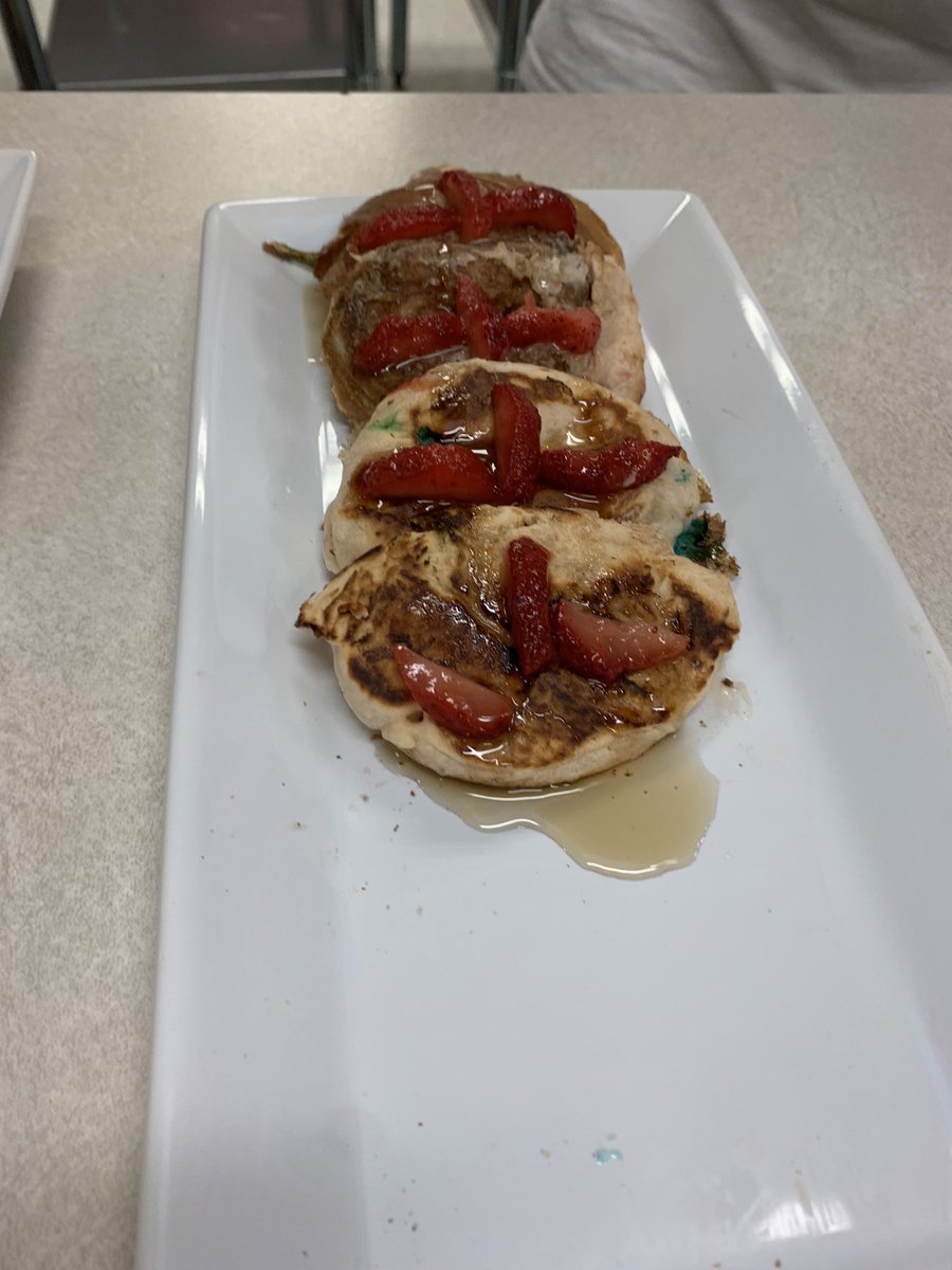 Blakeleyteach's tweet photo. Chopped Round 5 Mystery basket- Sonic Strawberry Milkshake Pudding Mix, Frozen Strawberries, Earl Grey Tea, and Lucky Charms Marshmallows 🍓 Multiple students with the strawberry smoothie attempt but 2 with pancake &amp; Rice Krispies. Winner- Acelynn or Farax https://t.co/401ZMECdxv
