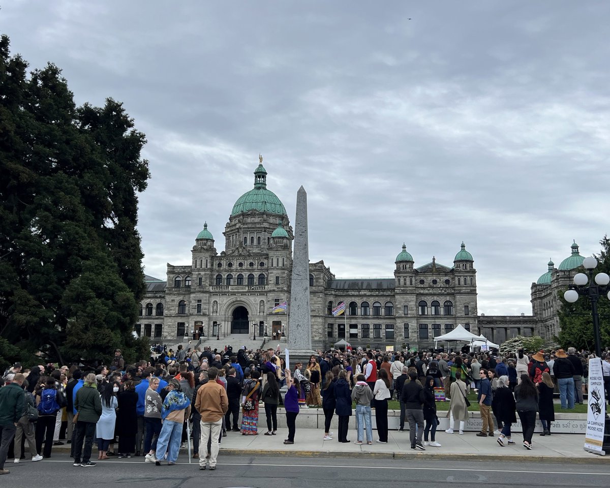 ElevationTS's tweet photo. @ElevationTS is grateful for the organizers, sponsors, volunteers, drummers, singers, dancers, teachers, and attendees who made yesterday’s Moose Hide Campaign event in Victoria a memorable and impactful experience. #moosehidecampaign #walktoendviolence https://t.co/2VWNOXkdod