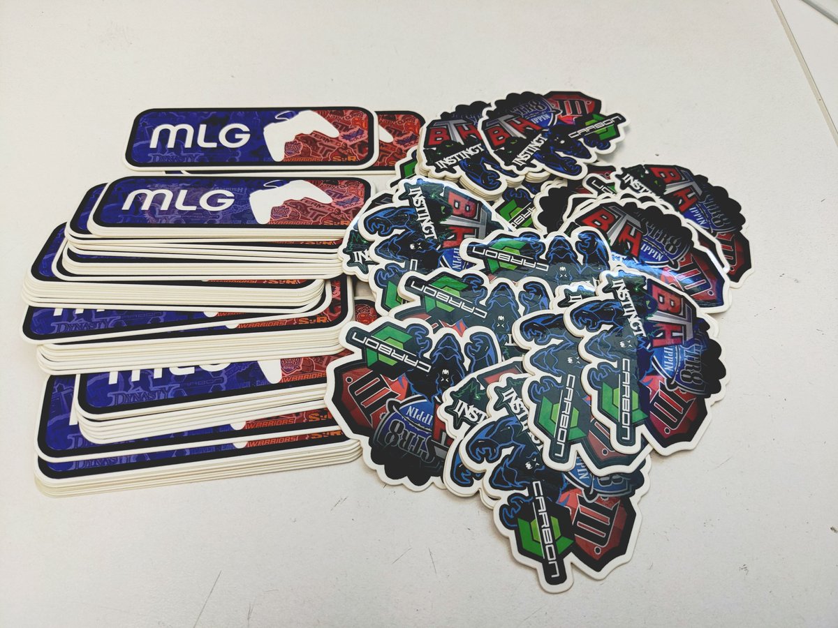 free_thewave's tweet photo. Recent shipment arrived, hit me up #mlg #halo #halo3 #finalboss #triggersdown #carbon #believethehype #instinct #str8rippin https://t.co/M55fowIKJ5