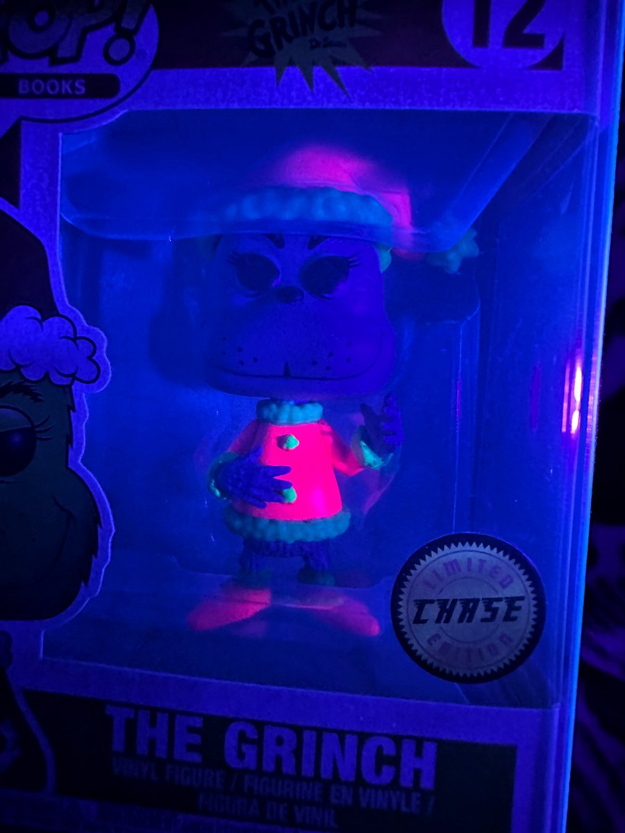 #MailCall Big shoutout to @tdragons345, thank you so much for helping me out with this awesome Pop! This Pop is super cool, thank you again! #FunkoFam #Awesomeness #SpreadJoy #Thankful #Grateful #Happiness #TheGrinch #OriginalFunko