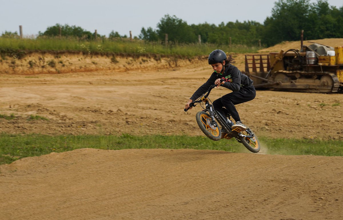 BotzBikes's tweet photo. The perfect way to kick off an intense motocross day? Warm up with our Botz bike! Warming up is crucial as it preps your muscles, sharpens your focus, and boosts your performance. Watch our test driver Roko riding the track and getting ready to conquer the big jumps. 🚴‍♂️🔥🏍️ https://t.co/ZYVfGIfvav