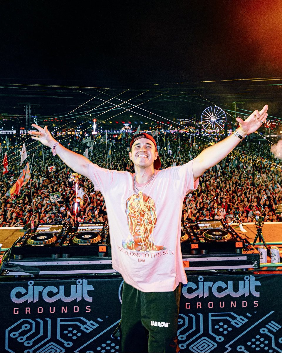 johnsummit's tweet photo. EDC CIRCUIT GROUNDS 3AM TONIGHT https://t.co/HE0yOHLHyT
