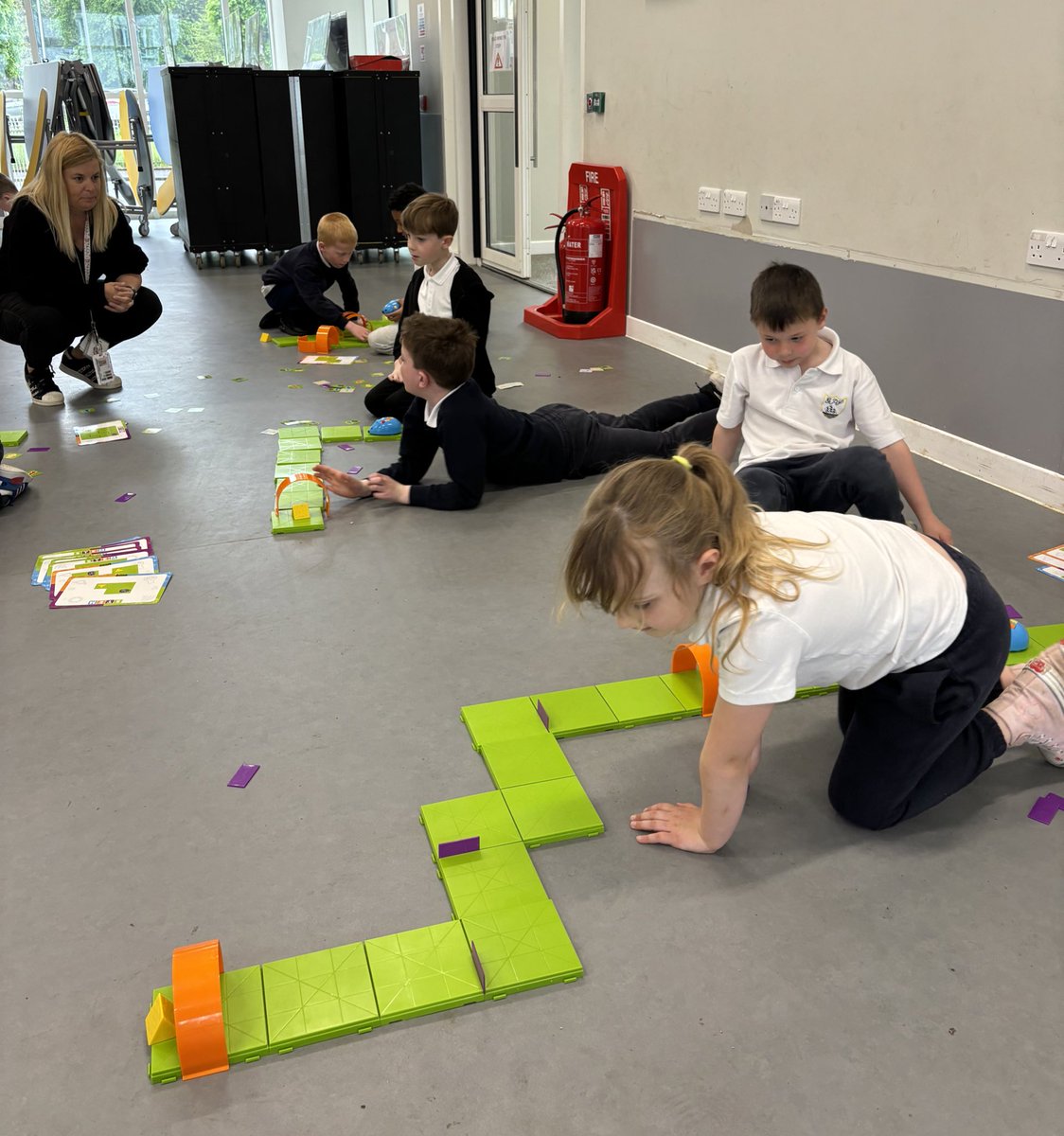 Gourockpr's tweet image. Primary 2 loved getting their hands on the robots with @GillNeesonPSDO this week @Sphero 👾🤖 @RoboticalLtd #botley #codeandgomouse 🐭 Problem solving and forward thinking, together! #STEMcareersweekGPS ↘️