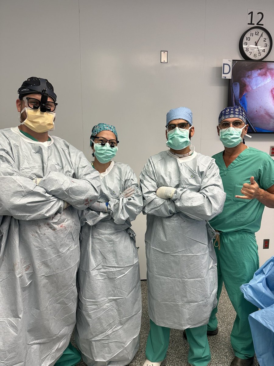 Enjoying teaching the fellow and residents- YTD 12 times we have done 2  Whipples in one day (1st with PV recon) and done @ 500 pm👏👏. <a href="/UFJaxsurg/">UF Department of Surgery- Jacksonville</a> <a href="/UFMedicineJax/">UF College of Medicine - Jacksonville</a> <a href="/SSATNews/">SSAT</a> <a href="/SAGES_Updates/">SAGES is in Tampa in 2026!</a>