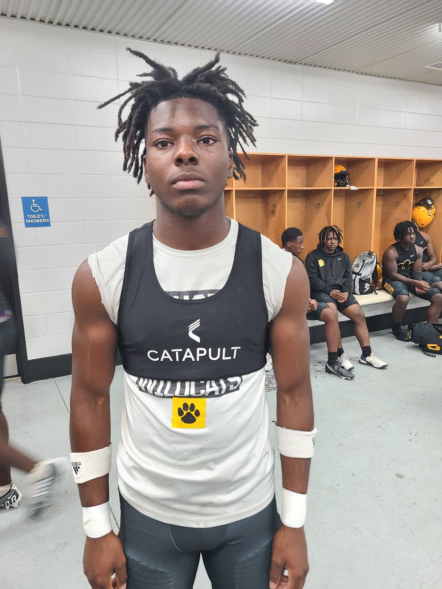 Catapult at @24VHSFootball vs CrispCo. 20 Wildcats in the @catapult_one gps units including. @ToddRobinson561 @JalonCopeland @pr11ncej1 #TheCatapultAdvantage @Jeff_XOS @JD_XOS @SoGaFootball @CoachJPGunter @Armstrongscout