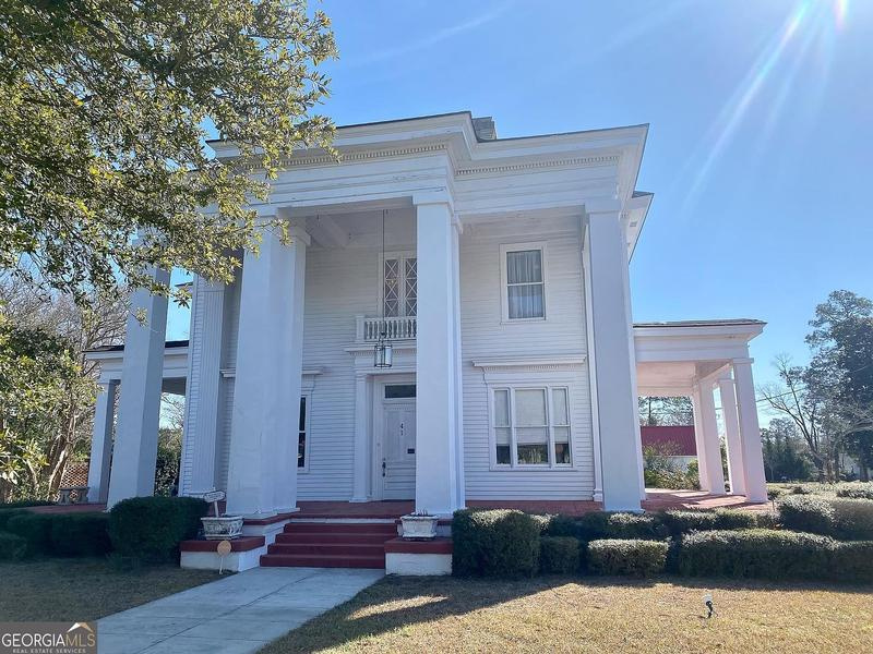 1897 Neoclassical For Sale in Mc Rae Georgia
Now $467,000 · 5 br, 3 ba · 6,084 sq ft
oldhouses.com/36147