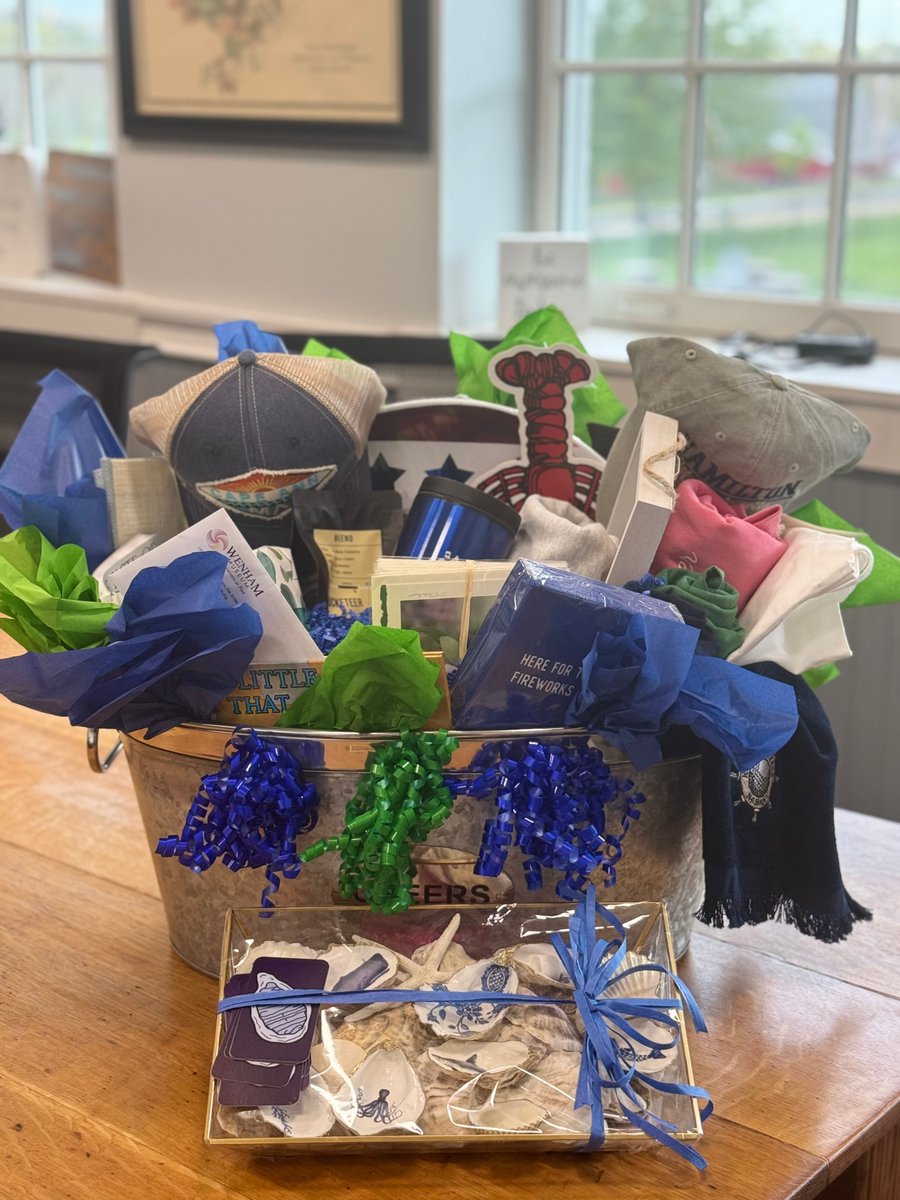 Bid on the ENSATSD School Committee Bucket, filled with amazing goodies from the North Shore! This incredible package is valued at $1,275 and includes gift cards, local treats, and more from your favorite community spots. Don't miss out! buff.ly/3QNY9yB #ENSATS