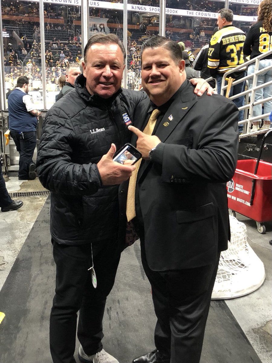 Another good sign for the #Bruins tonight.  Right after #BradMarchand hit the ice, ran into my guy ⁦@todd_angilly⁩ @boston25 ⁦@ocktalks⁩ ⁦@VanessaWelch25⁩ ⁦@KevinBoston25⁩ ⁦@Michael_Pitts25⁩