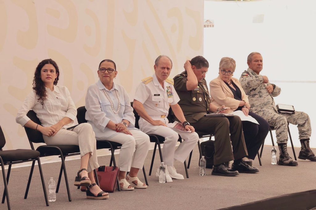 Conferencia Mañanera junto al Presidente @lopezobrador_ desde la ciudad de Tapachula, en Chiapas. Sin duda, uno de los estados más bellos de México y donde más se redujo la pobreza.