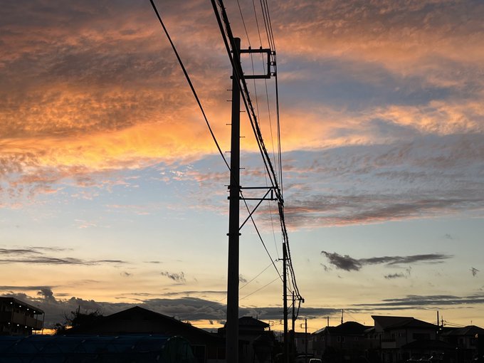 「power lines scenery」 illustration images(Latest)