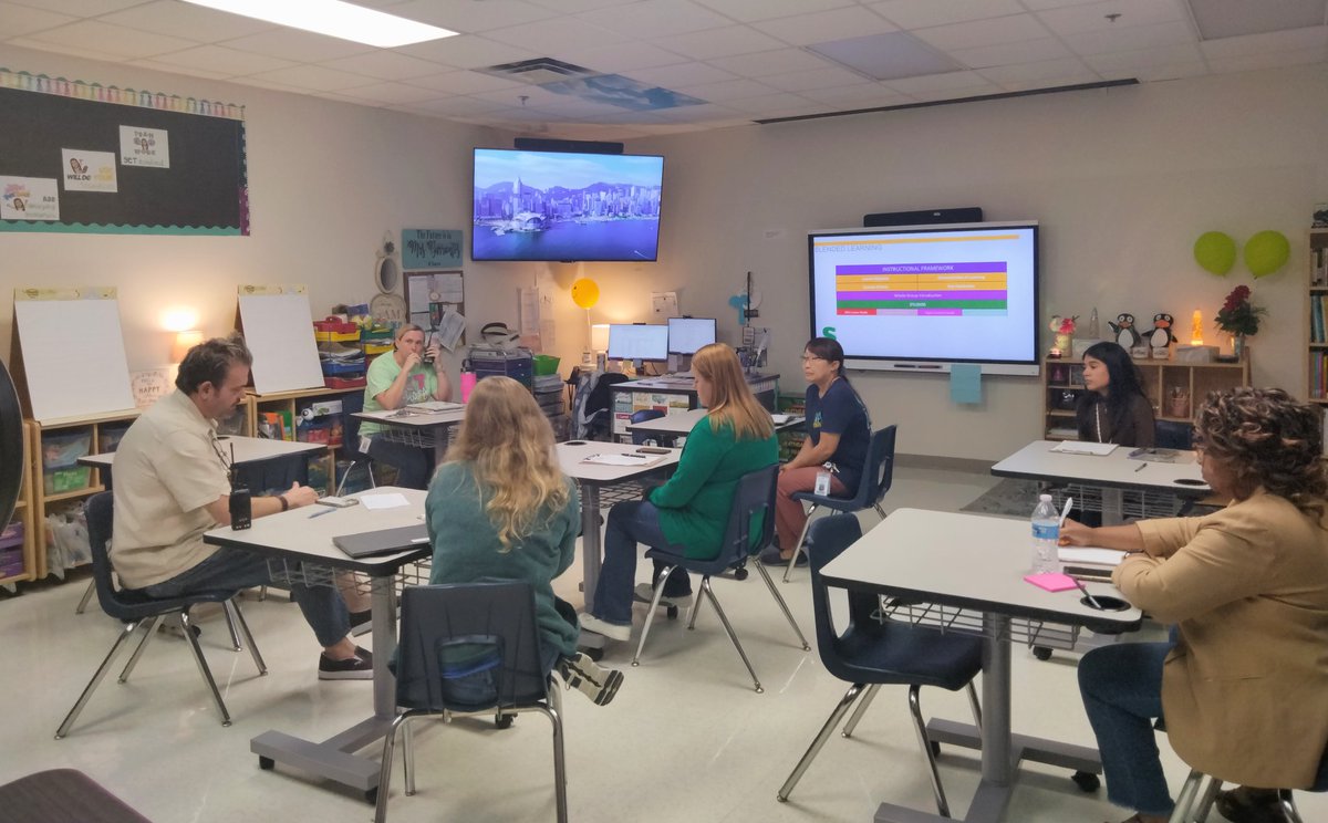 SFBashlia's tweet image. Thanks Ms.Jones for welcoming our 2nd group of teachers to see #BlendingLearning model! Briefing and debriefing with Mr.Casco. 
@Southgate_Gator @gisdnews @GISDMath @GISDTLD