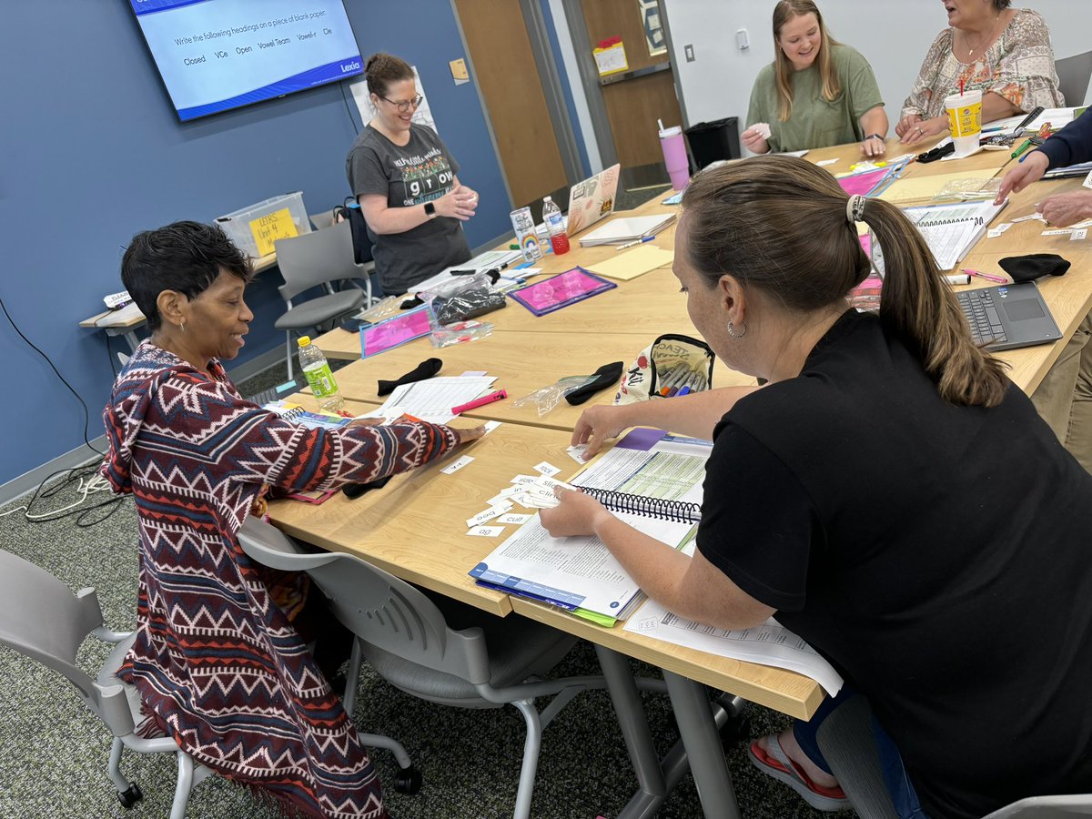 Lots of great work happening in @MartinCoSchNC around the science of reading! @NCDPI_OEL ELS, Ellen Mizell, was helping this group of teachers dig into LETRS Unit 4 content. They had fun while putting content into action through hands on activities and collaboration. @castickney