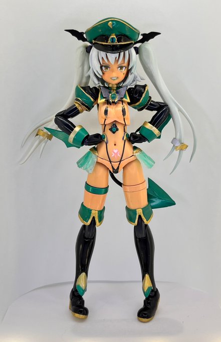 TS魔法少女なお10周年&なお2 5周年記念! 
先日ちょっと上げた30MS改造 スレイブ・ラピスです。30MSイルシャナのギザ歯フェイスを使ったらこれが実に合う。 アヘ顔パーツも欲しくなるぜ。続く→ 