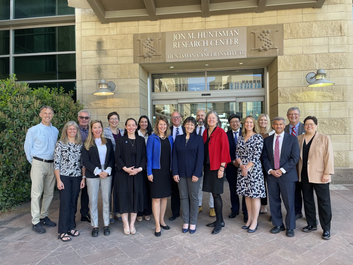 Wonderful, insightful visit by ⁦@NIHDirector⁩ to ⁦@huntsmancancer⁩ and ⁦@UUtah⁩! Great discussions on AI, #BenchToBedside , access & #rural cancer care! ⁦@AlanaWelm⁩ ⁦@theresalwerner⁩ ⁦@HuntsmanCOE⁩ #WomenInMedicine #woneninStwm