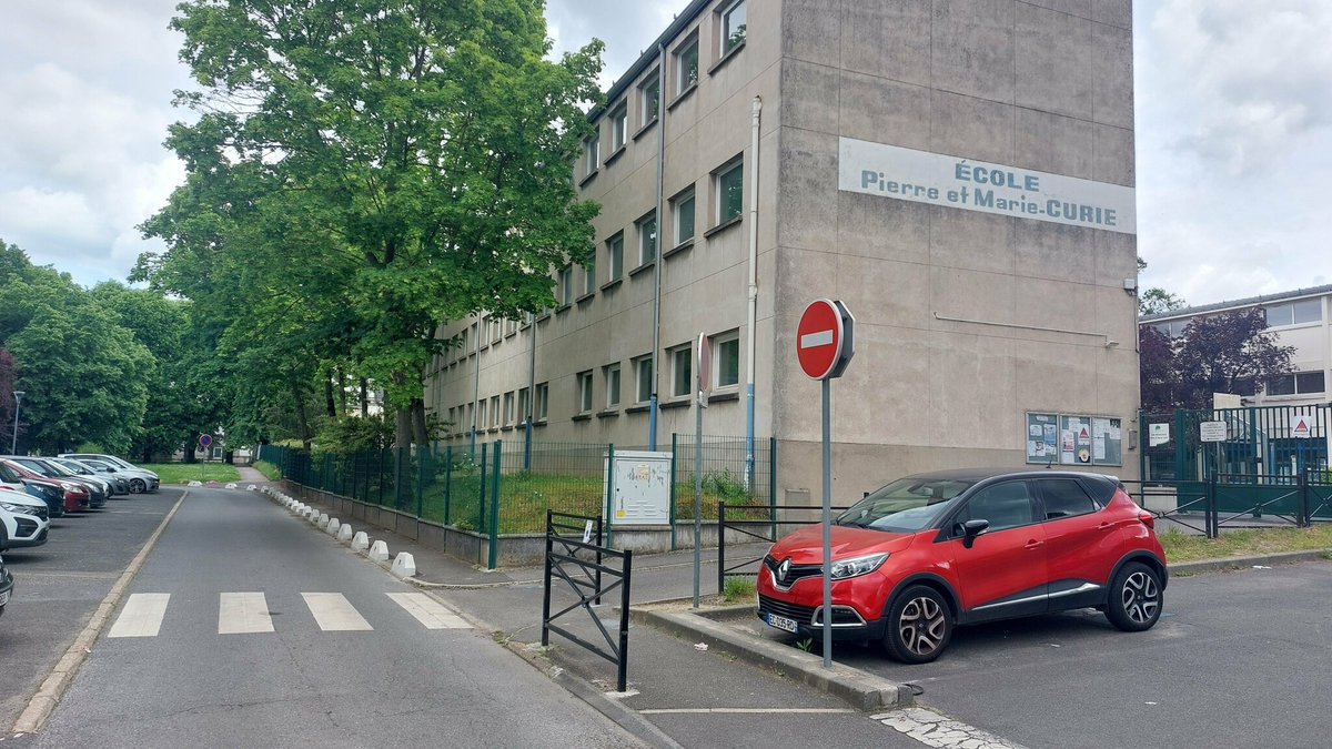 🔴 FLASH - #Draveil : Un homme a frappé un #bébé de 2 mois en pleine rue jeudi. 

👉 Le nourrisson a été transporté à l’hôpital pour des #examens. L’auteur des faits, lui, a été interpellé et placé en hospitalisation sous contrainte. (Lp) #Essonne
