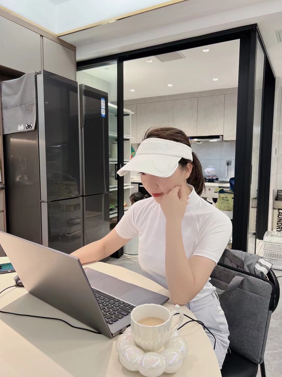 Kadiafall's tweet image. Today’s dinner is steak and red wine