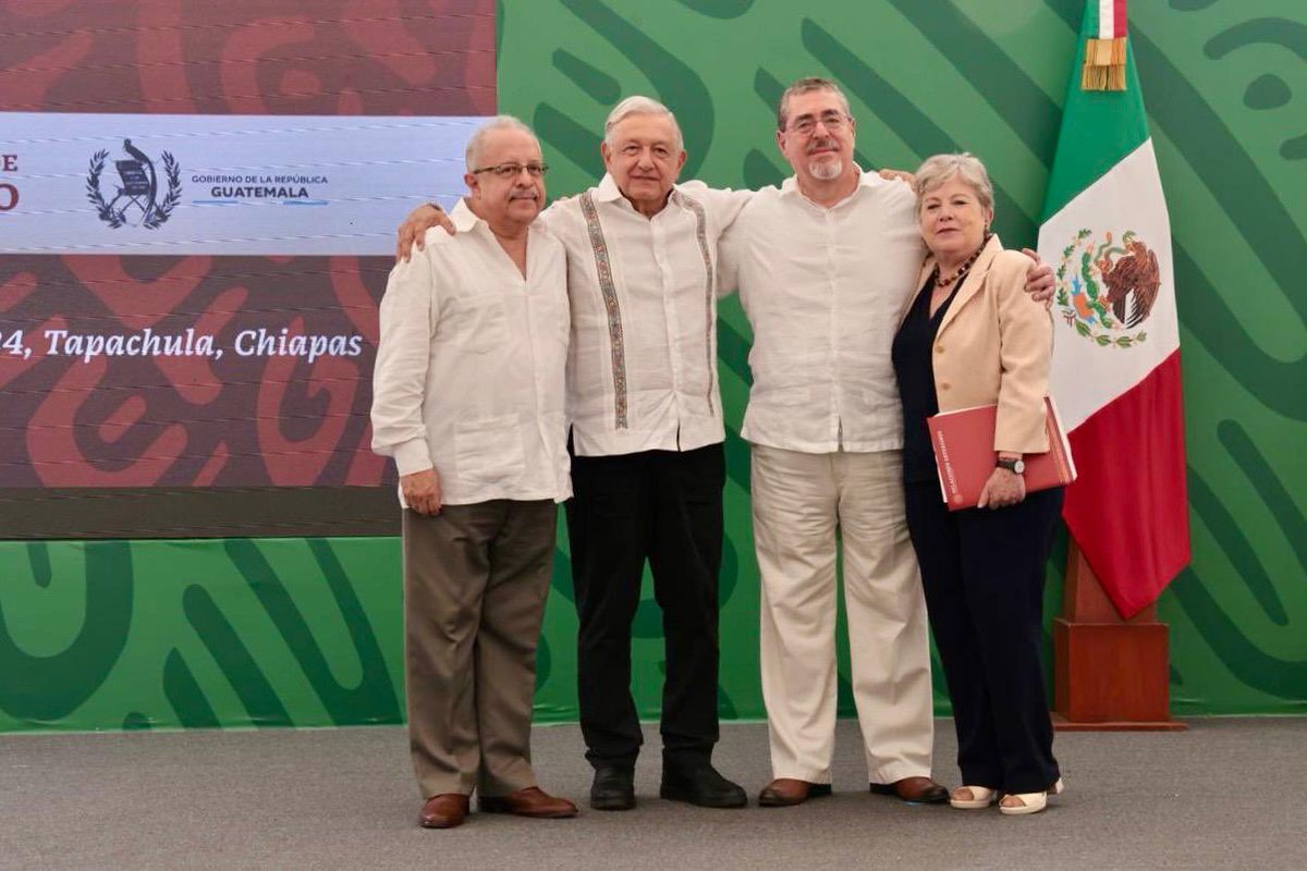 JOINT PRESS RELEASE. Joint press release on the bilateral meeting between the presidents of Mexico @lopezobrador_ and Guatemala @BArevalodeLeon.

Both nations are strengthening their collaboration on security and human mobility at the border for the wellbeing of their peoples.