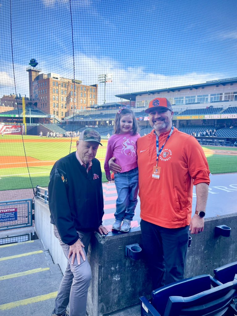 VincentBriedis's tweet photo. Beautiful night at #FifthThirdField for @BGSU_Baseball vs Toledo ⚾️
#BattleOfI75 https://t.co/DMlgOSPGUc