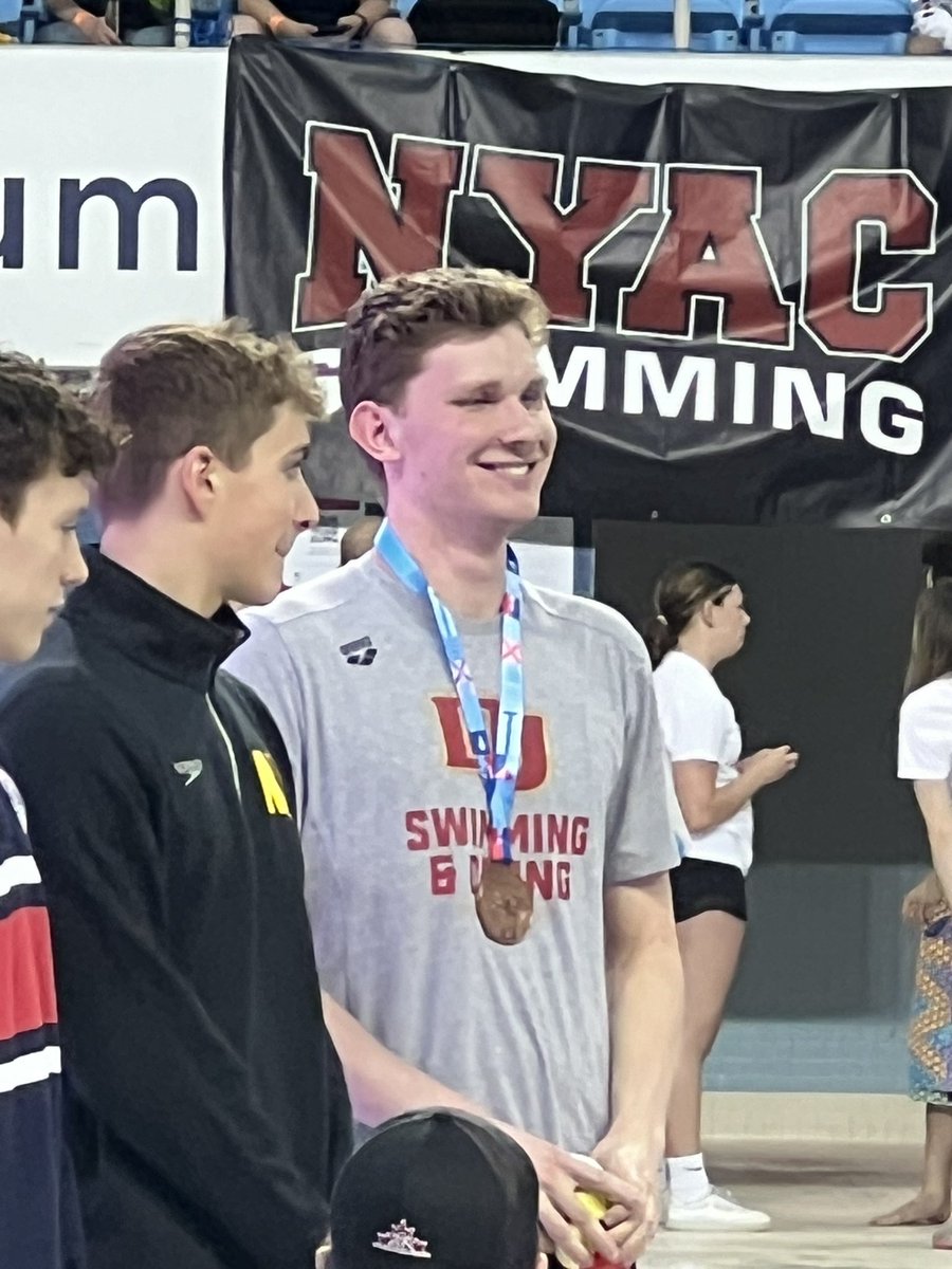 🗣️ to Kieran Watson, who accepted his third-place medal for his performance in yesterday’s 800m Free at the 2024 @SwimmingCanada time trials. 
#GoPios