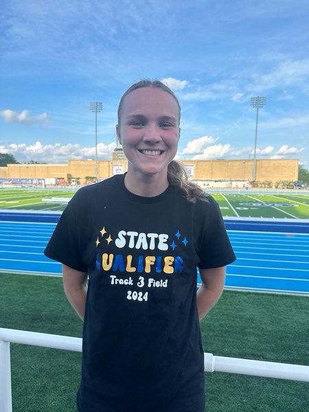 Katie Roche doubles back in the 800m run to run 2:19. Katie misses the individual finals but will graduate and the 2nd fastest 800m runner in Sandburg history with a lifetime best of 2:15.77

Katie will anchor the 4x800m relay tomorrow in the finals of the IHSA State Championship