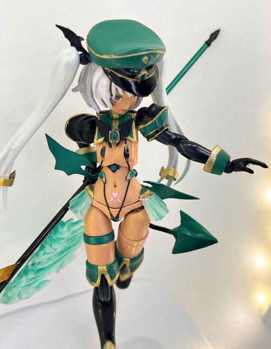 ベリアルフラッグも作ってプレイバリューアップ。透明部分は100均のUVレジン。長物武器持ちのヒロインいいよね・・→ 