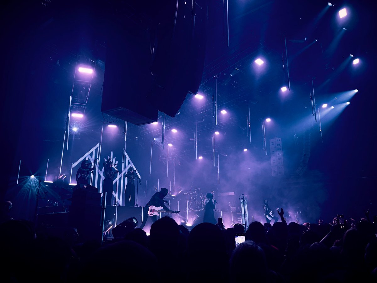 skylar_dc's tweet photo. Edited some phone pix from @Sleep_Token night one in Chicago. Really proud of a few of these for editing in Lightroom. Was a great night I will never forget 🫶 sleep token rawks https://t.co/mfZyKCpwEJ