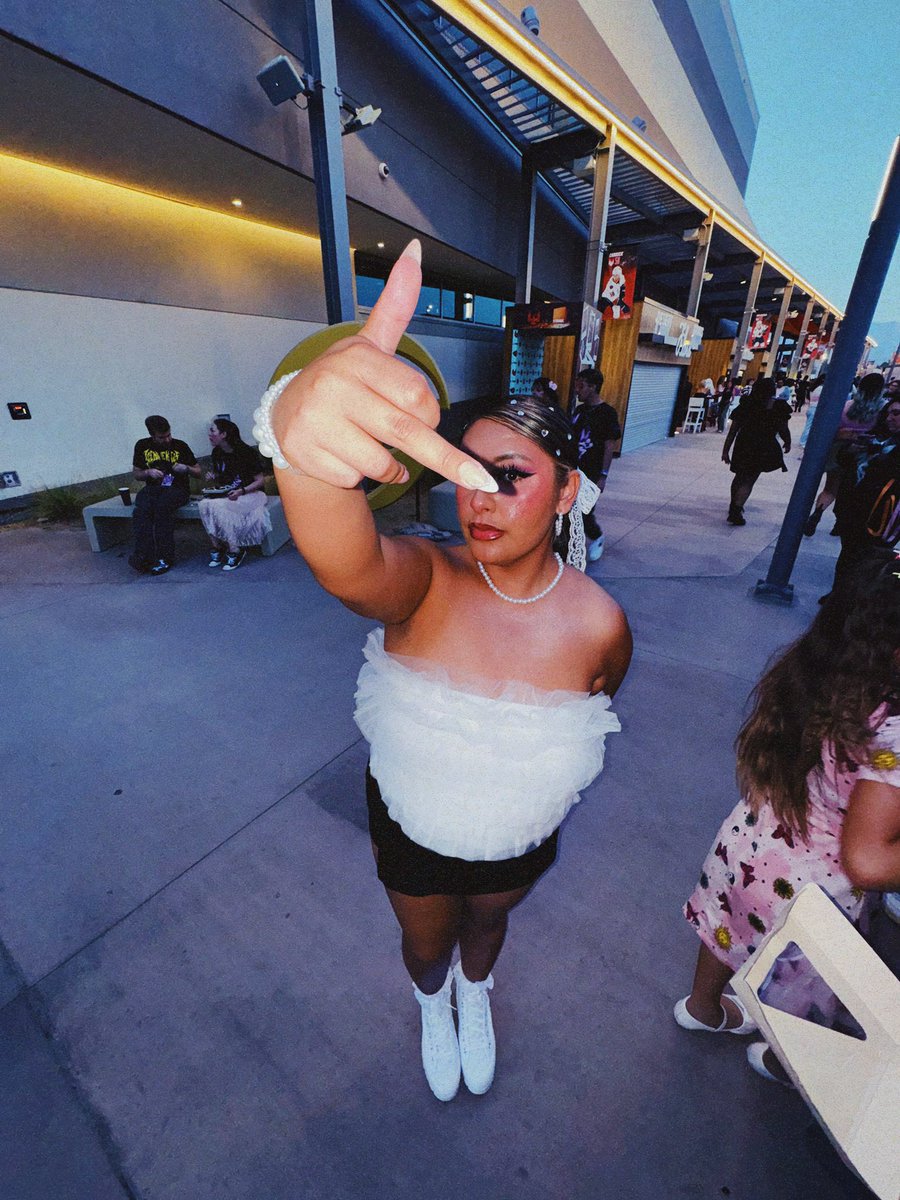alehthekid's tweet photo. #thetrilogytour 🤍🍼 https://t.co/qa7Ybdd6co