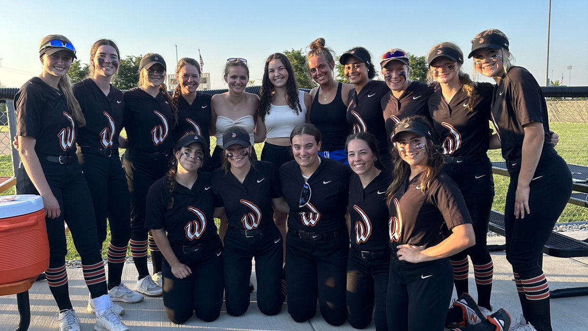 We are so appreciative of our alumni who have established Warrior Softball over the past 15 years 🧡 We enjoyed seeing a number of our former Warriors at today’s game. A special thank you to all of our alumni who continue to reach out and support our program! #LeaveALegacy
