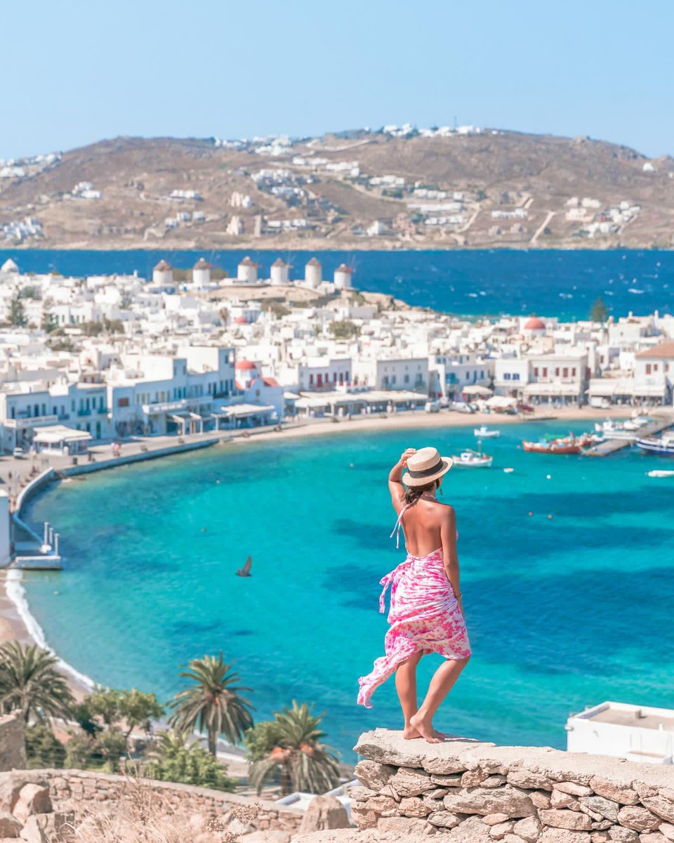 Planning your trip to Mykonos this summer🇬🇷? 
#mykonos #visitmykonos #visitgreece #greece #mykonosphotospots #europeansummer #greeksummer