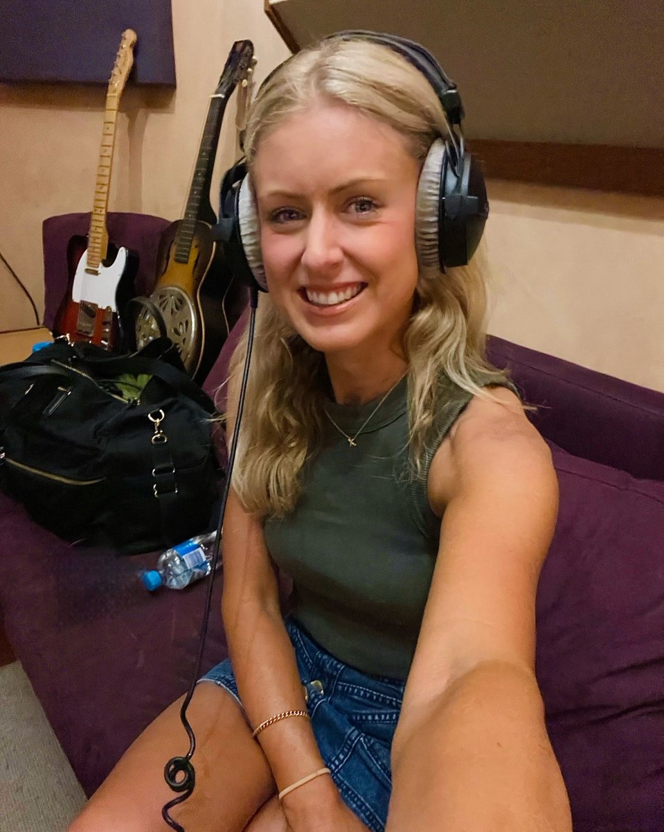 Can’t wait to be back in my happy place next week ❤️🎶🎸🎙️ We have an album to start finishing and I couldn’t be more excited 😍✨ #country #countrymusic #nashville #singersongwriter #womenincountry #countryradio #spotify #newmusic #newsong #recordingstudio #countrygirl #studio