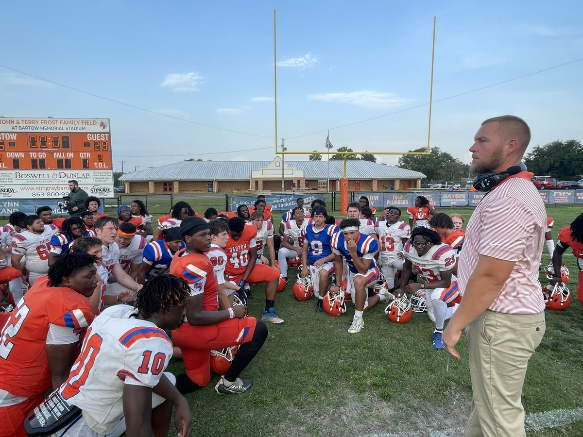 Spring Tour | Bartow Orange & White Game 📍 🐝 Players of the Game: 2025 QB @blakejohnson_11 (3 TD passes) 2025 WR @whoiscb10 (2 TDs) 2025 WR @off1cial_kam (2 TDs) 2026 QB @d1_e_9 (2 TD passes) Defense: 2025 DL @JustDarius0 2027 DB @JaiziahBattle