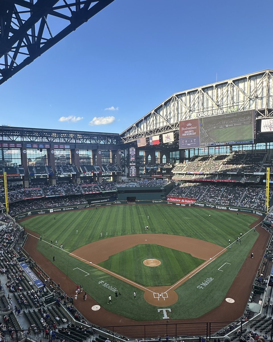 The roof is open at Globe Life Field!! So sick