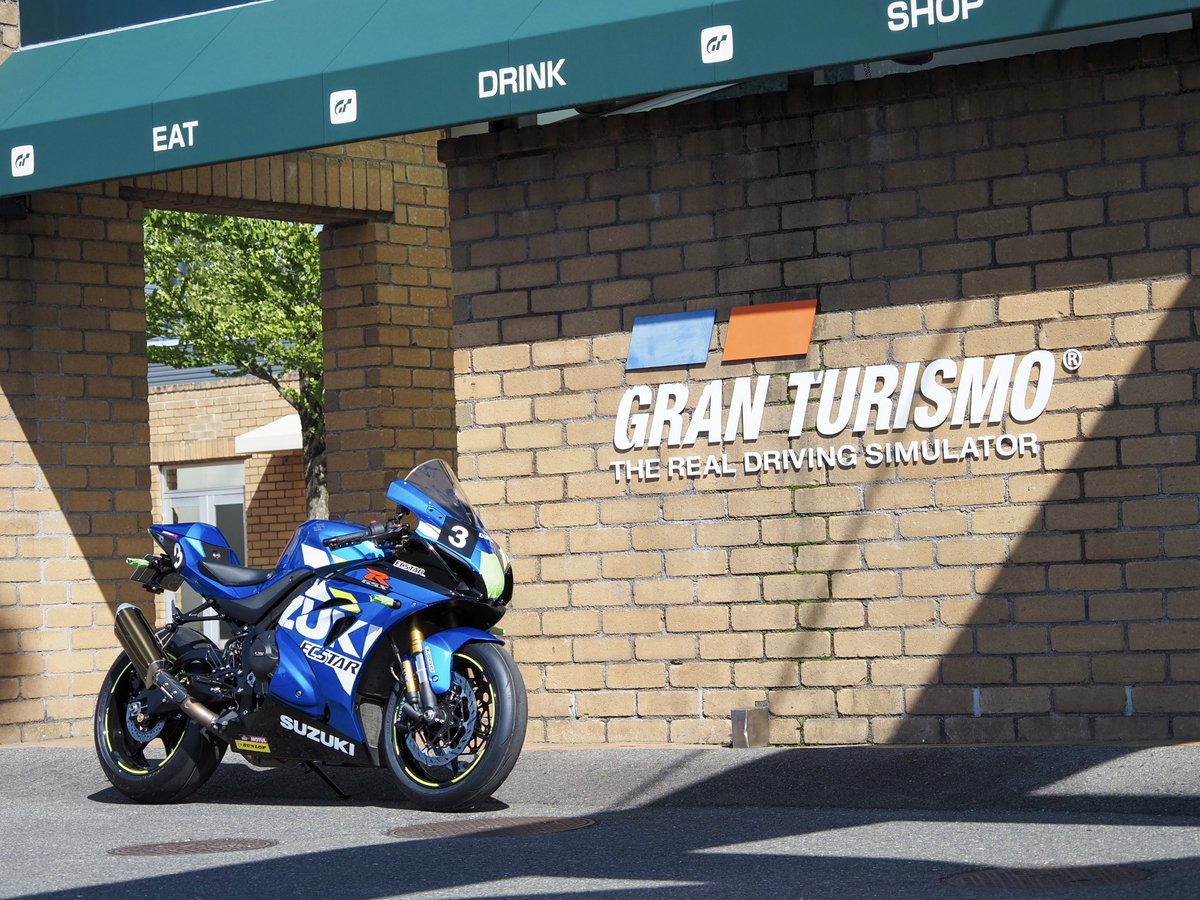3ma_1990's tweet image. 今日は暑くなりそう。
 #ダンロップサーキットステーション
 #SPORTSMAXQ5 
 #GSXR1000R