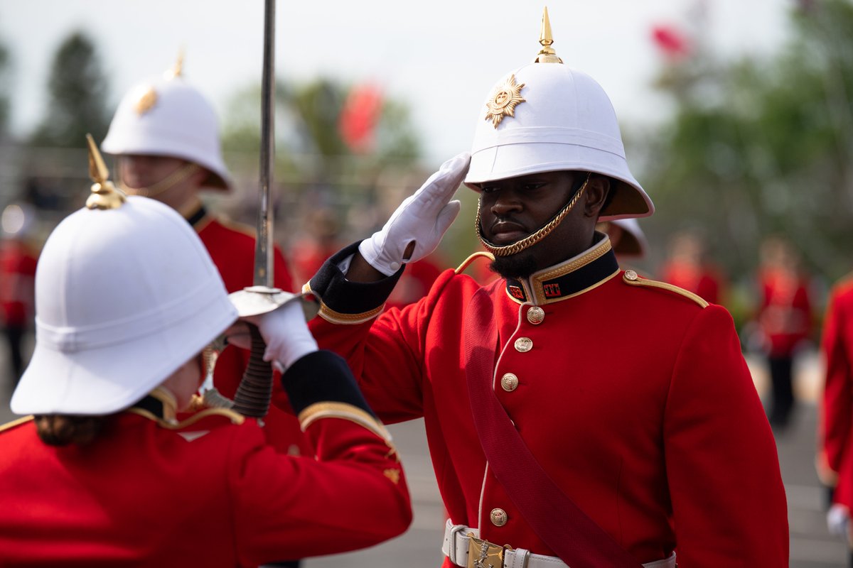 With sunshine in their hearts and dreams in their minds, these new officers of the Canadian Armed Forces embark on their unique journeys. From a picturesque Commissioning Parade to a cheerful embrace, we wish them all the greatest success ahead. Bravo Zulu!