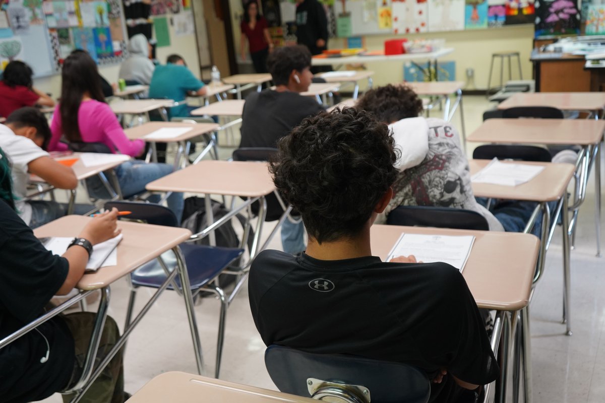 Reminder to parents and students, the last day of classes for Albuquerque Public Schools on the traditional calendar will be May 31, and it will be a full day of instruction. TOPS schools will have their last day on June 10. Learn more: loom.ly/caUl9mw