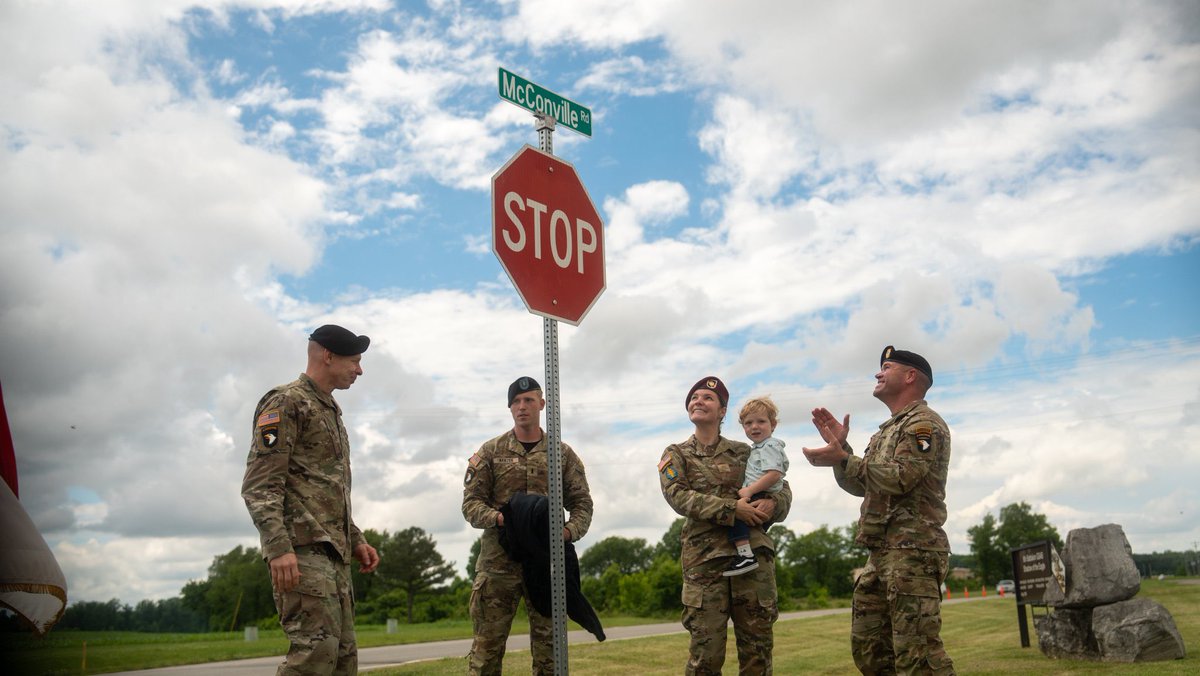 Earlier today, Gen. McConville was honored by the Division and Fort Campbell with a street sign dedication ceremony. Gen McConville's daughter and grandson were in attendence to witness the unveiling with Maj. Gen. Sylvia and Command Sgt. Maj. Walker. #airassault #WOE24