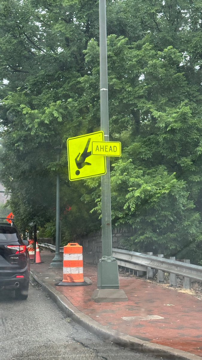 melonkney's tweet image. seeing this on the way to work really sets a precedent for the day