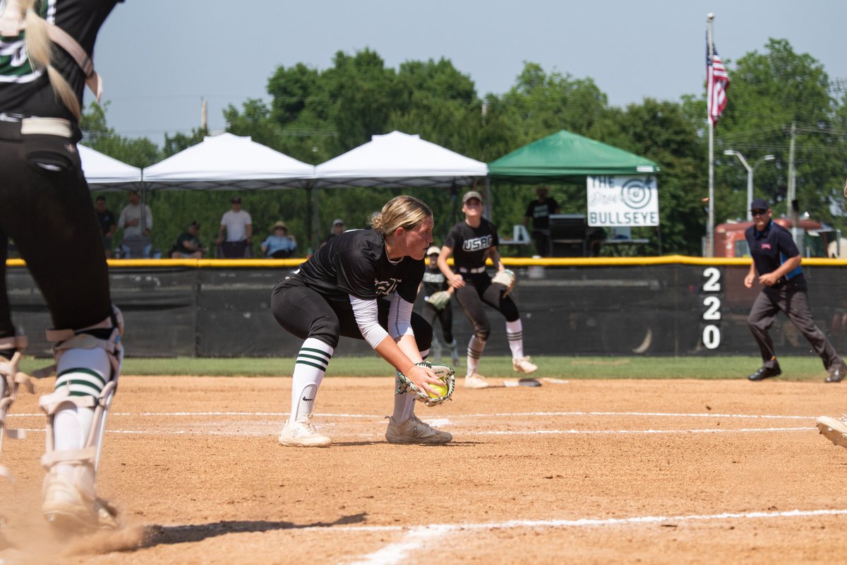 DroverAthletics's tweet photo. Plenty of pics for 𝘁𝗵𝗲 𝗚𝗿𝗮𝗺 at the links below!😎🥎🏆

@taaayy3📸: https://t.co/i9eWhJ9hdM
@lbarriosbardi📸: https://t.co/1tWXJPLVcB

#DroverNation🐎 x #DB90 https://t.co/Y5XgNVEw8V