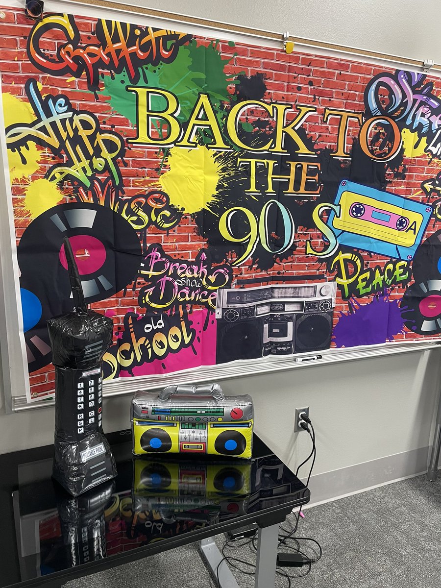 Our last room decoration for the year: Back to the 90’s. We loved it! And the kids knew quite a lot about fashion, fads, movies and television shows! @LilyanaElem #5thgradefreedom 💛💙@ToriArning