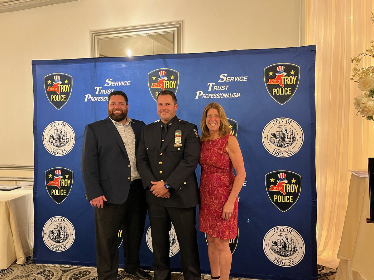 Attended all of the Annual Police Awards Breakfast as Council Prez but today was very special as my first time as Mayor. My Dad who served #troyny as an officer & detective for 30 years was looking down & very proud 💙 Congrats to Officer of the Year, Ryan MacDonald!