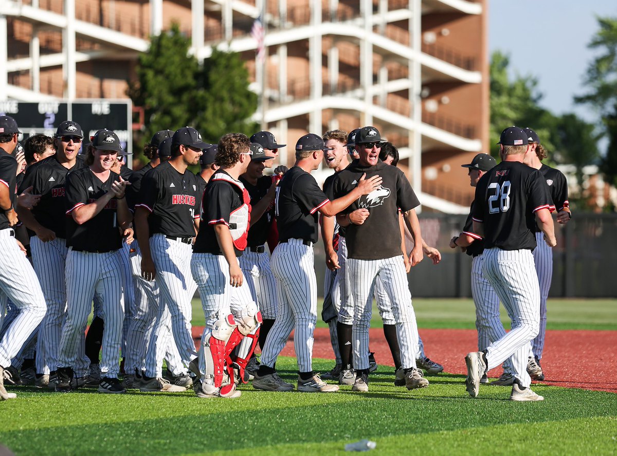 NIU_Baseball's tweet photo. CELLY SHOTS 📸 https://t.co/Lqar4lKudy